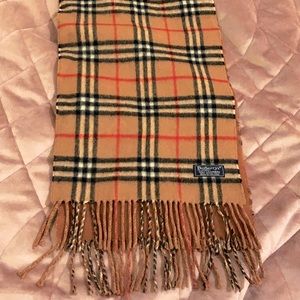 Vintage Burberry cashmere scarf
